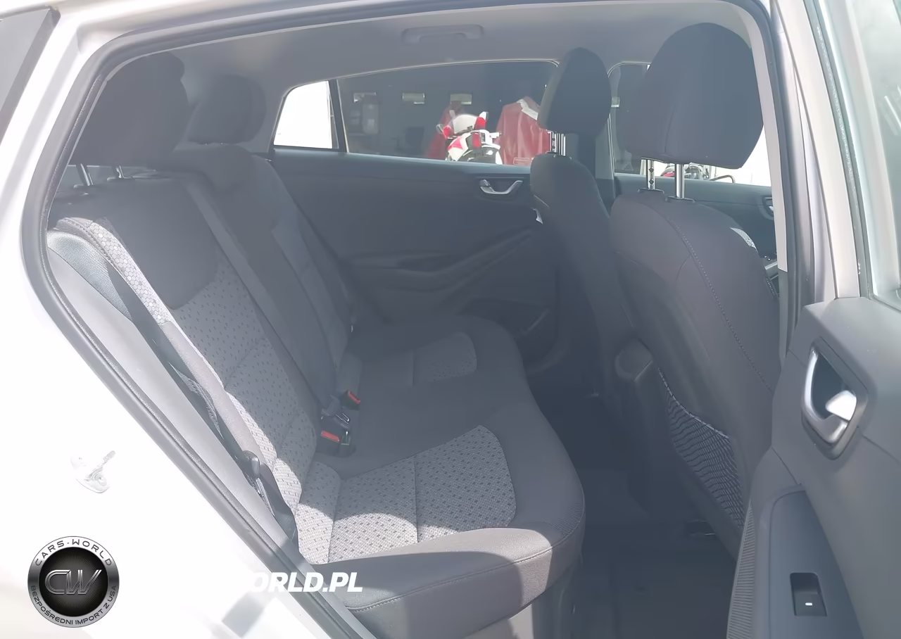 2018 Hyundai Ioniq Hybrid Blue VIN:KMHC65LC9JU075218 - 8