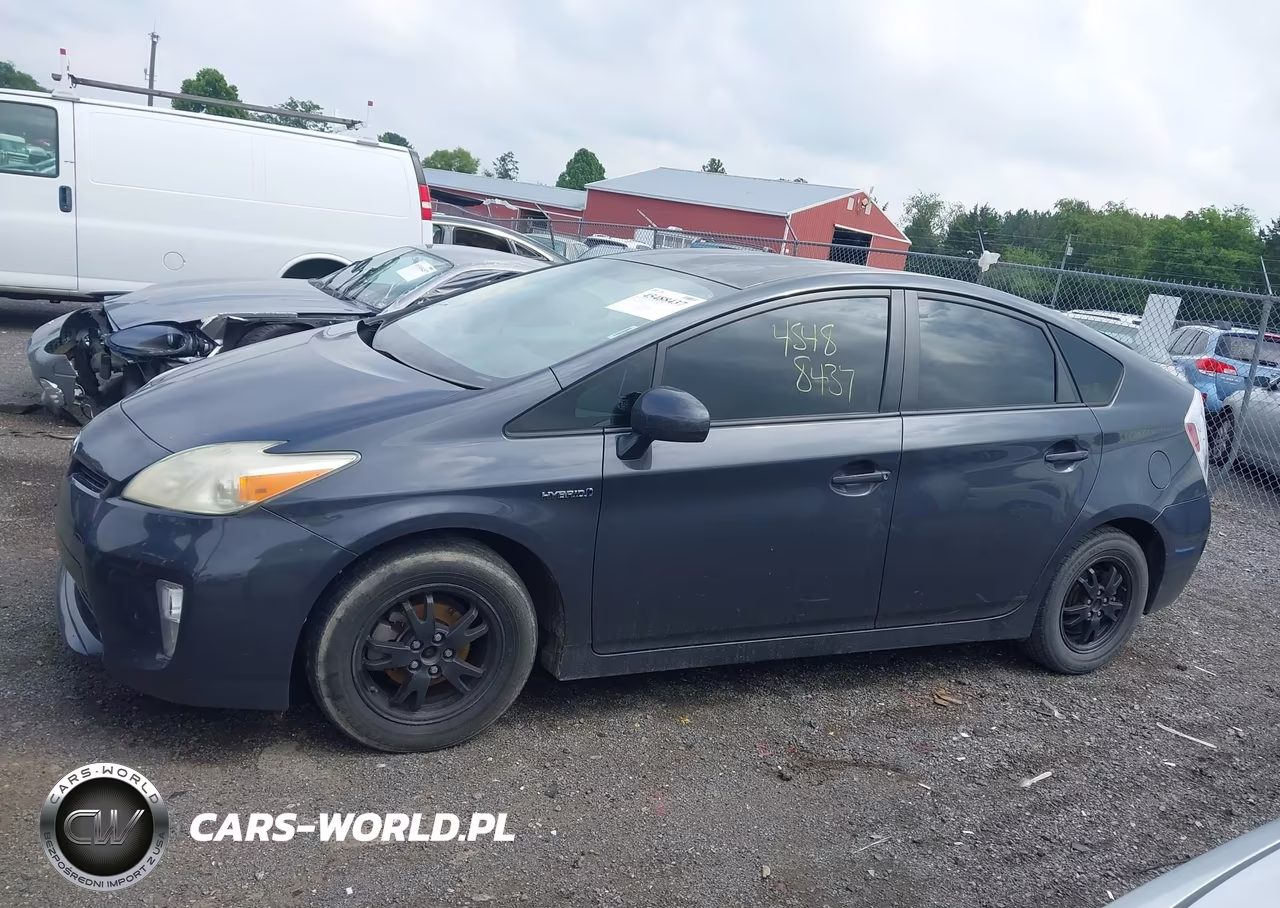 2013 Toyota Prius Two VIN:JTDKN3DU9D5564358 - 15