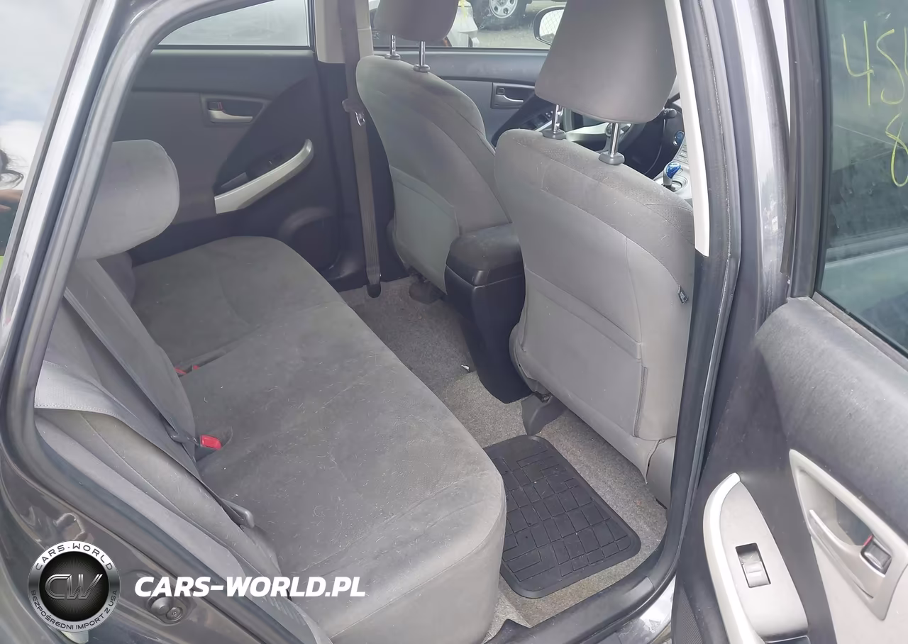 2013 Toyota Prius Two VIN:JTDKN3DU9D5564358 - 8