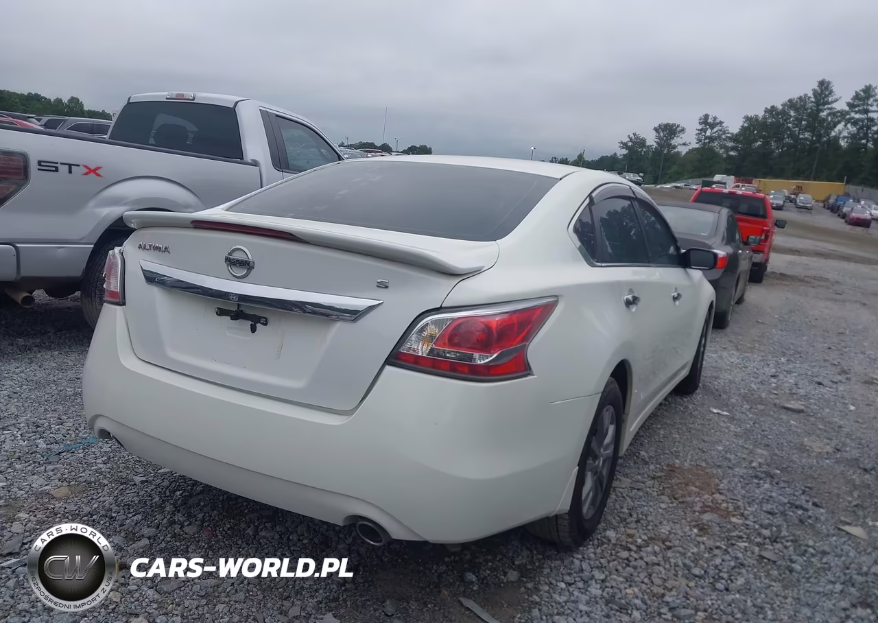 2015 Nissan Altima 2.5 S VIN:1N4AL3AP9FC235972 - 4