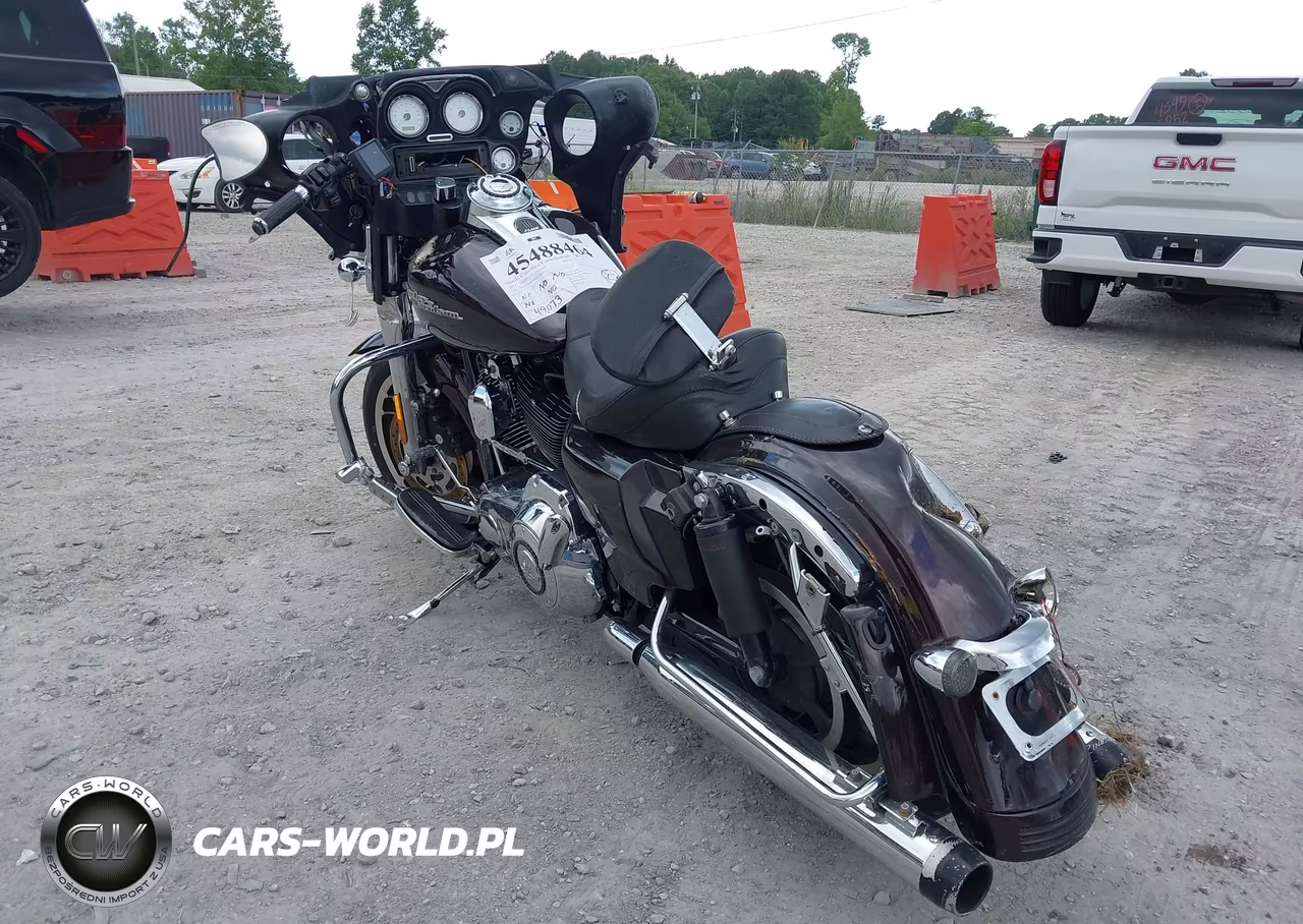 2011 Harley-Davidson Flhx VIN:1HD1KBM15BB669660 - 3