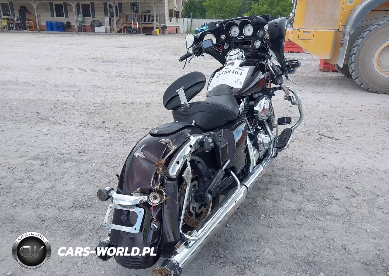 2011 Harley-Davidson Flhx VIN:1HD1KBM15BB669660 - 4