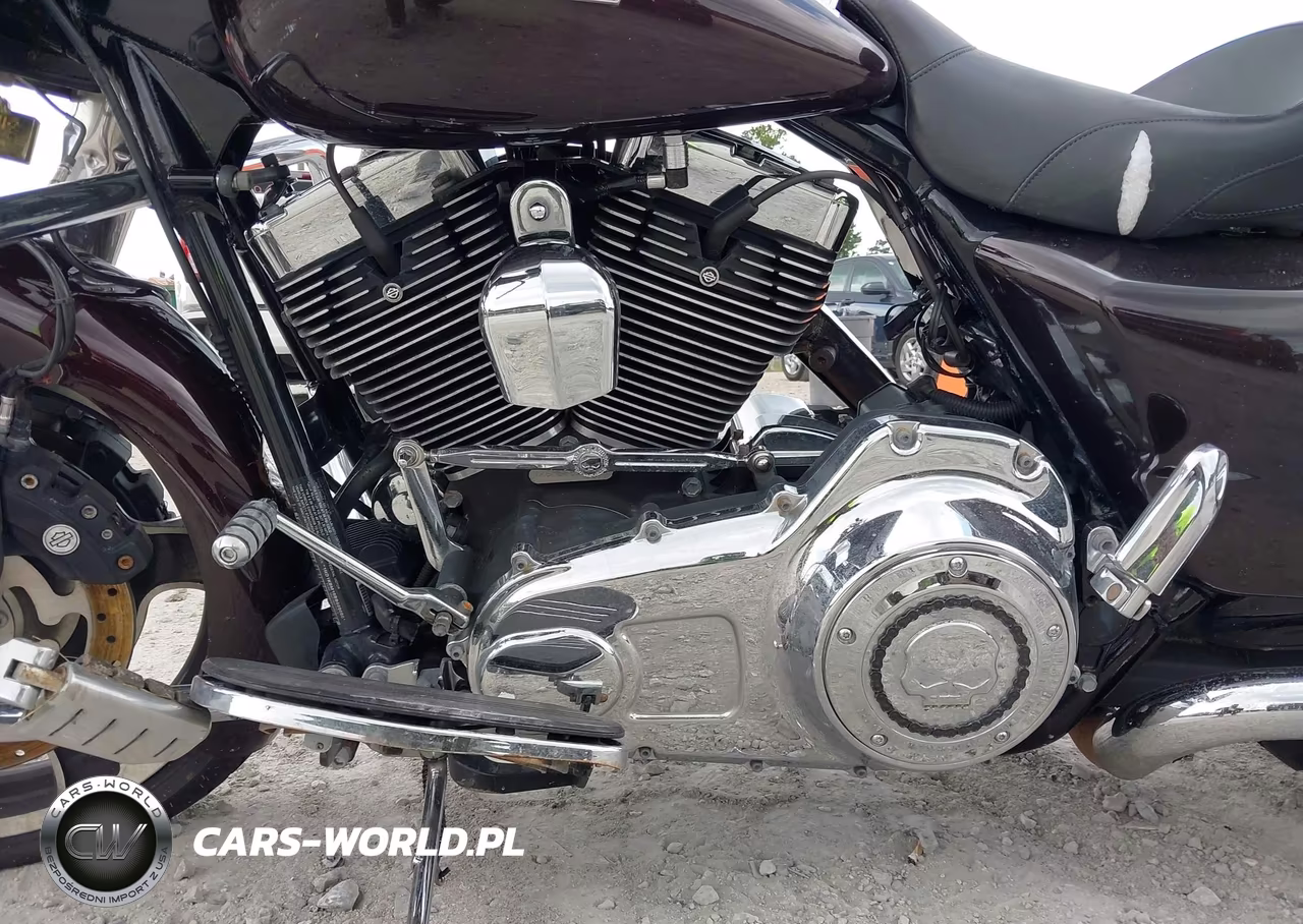 2011 Harley-Davidson Flhx VIN:1HD1KBM15BB669660 - 9