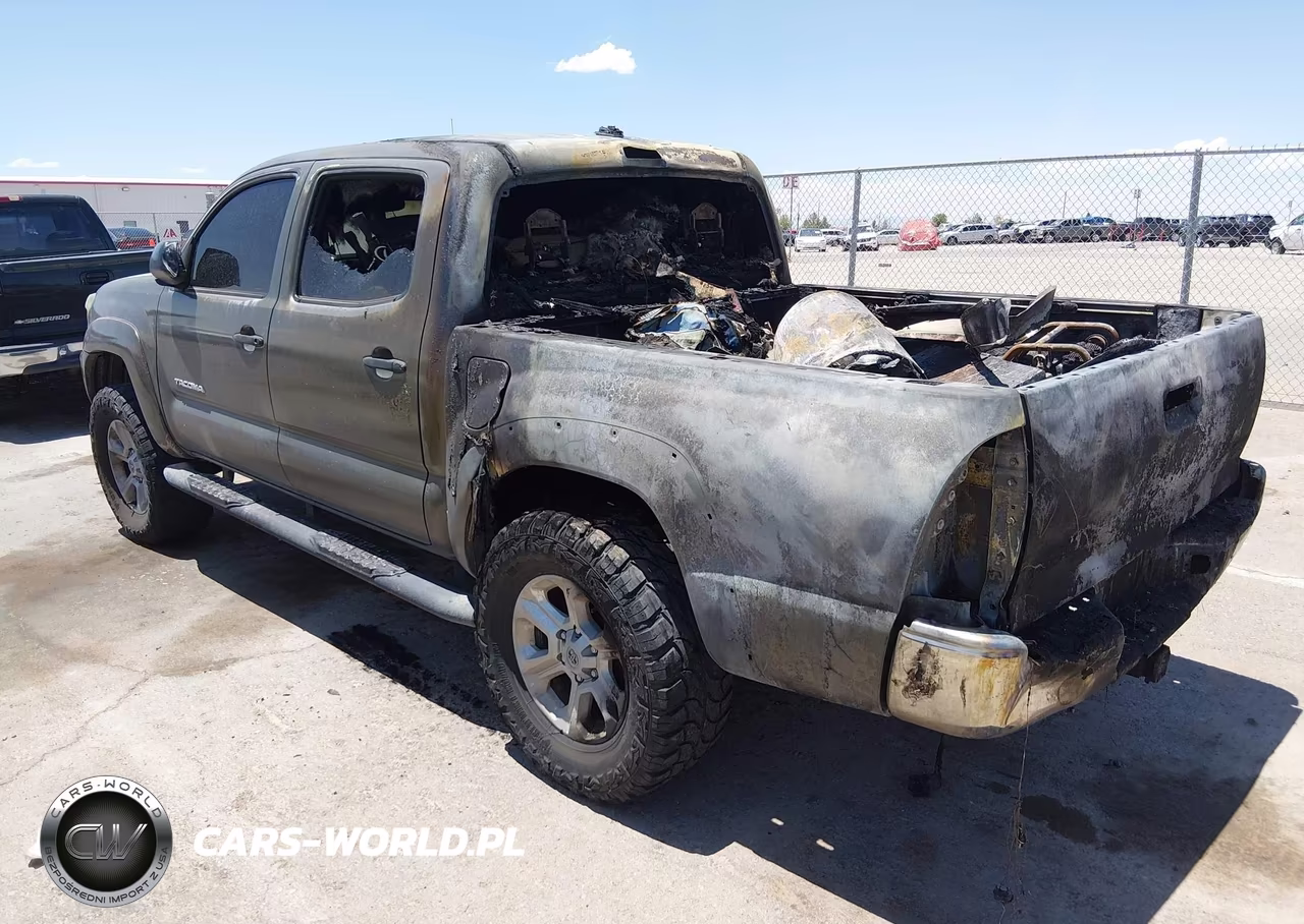 2012 Toyota Tacoma Prerunner V6 VIN:3TMJU4GN9CM128529 - 3