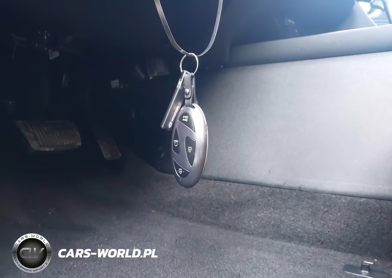 2026 Hyundai Elantra Hybrid Limited VIN:KMHLN4DJ5TU193716 - 11