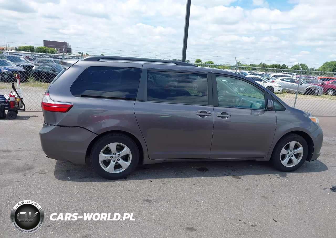 2015 Toyota Sienna Le 8 Passenger VIN:5TDKK3DC0FS581403 - 13