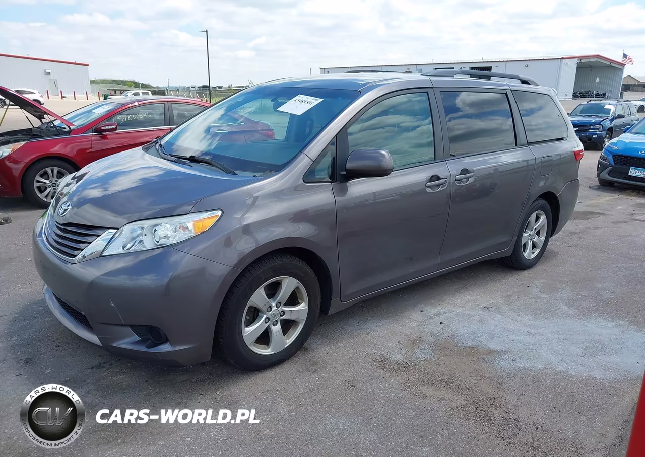 2015 Toyota Sienna Le 8 Passenger VIN:5TDKK3DC0FS581403 - 2
