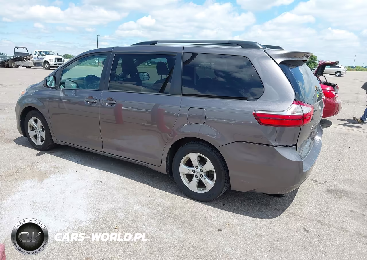 2015 Toyota Sienna Le 8 Passenger VIN:5TDKK3DC0FS581403 - 3