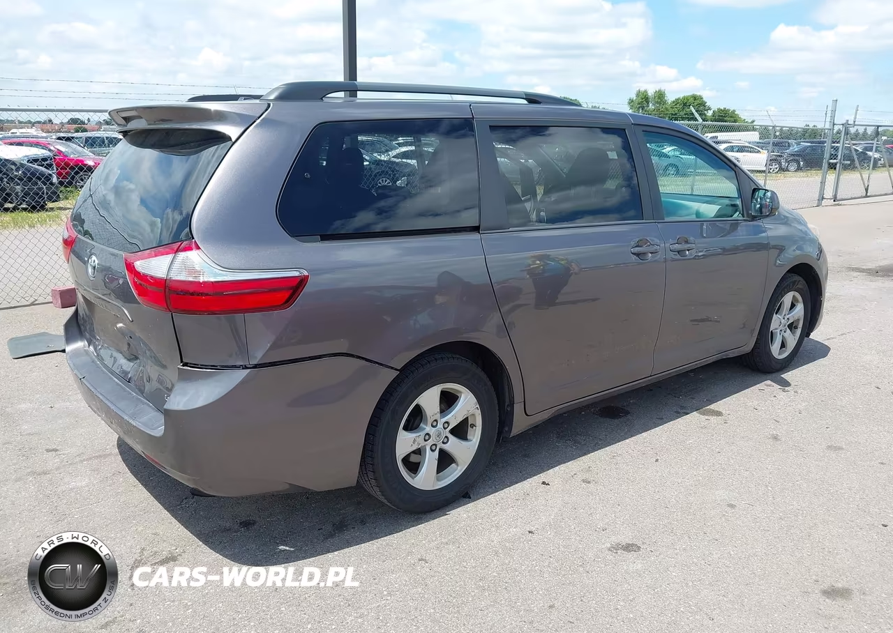 2015 Toyota Sienna Le 8 Passenger VIN:5TDKK3DC0FS581403 - 4