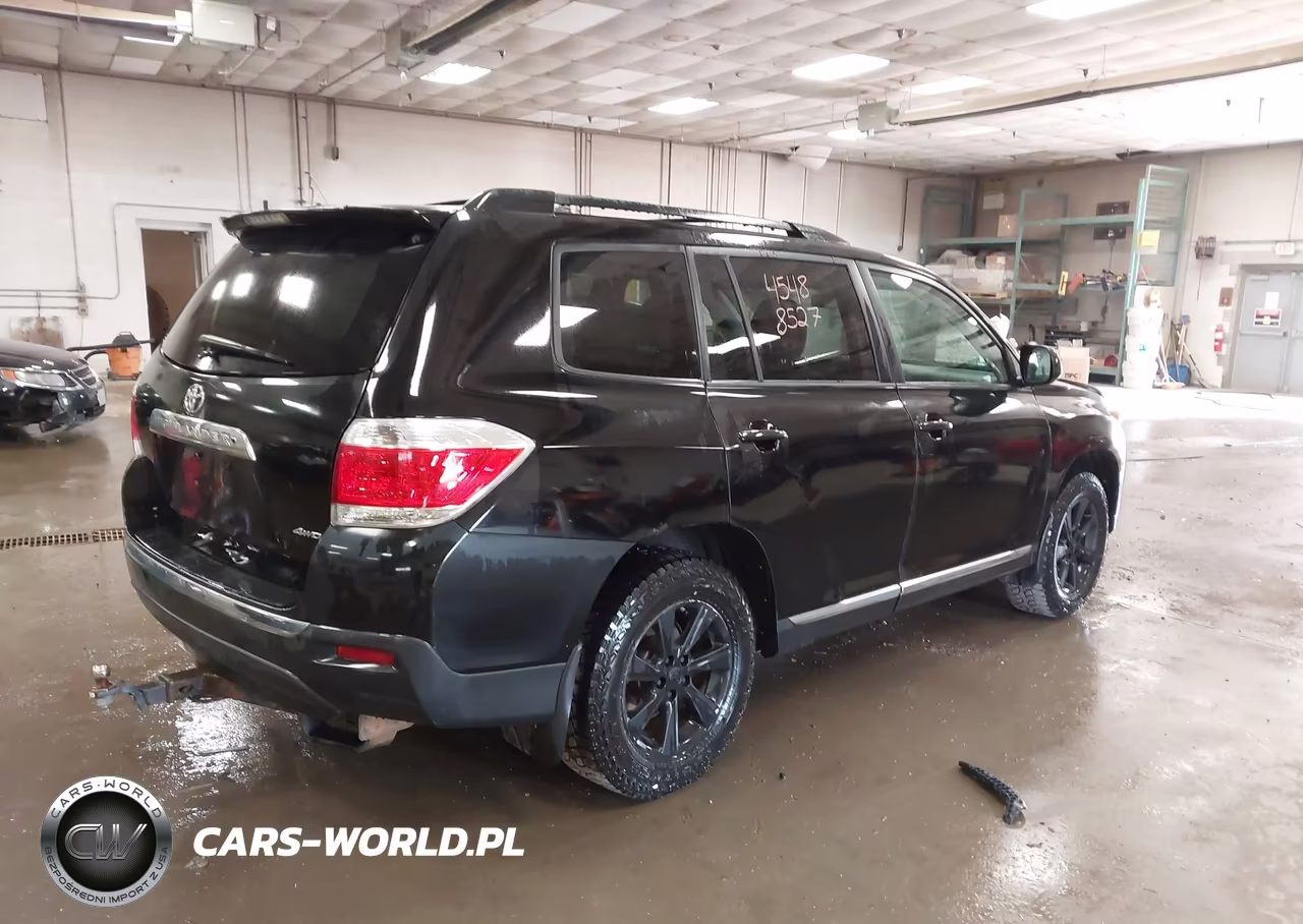 2013 Toyota Highlander Base Plus V6 VIN:5TDBK3EH1DS203758 - 4