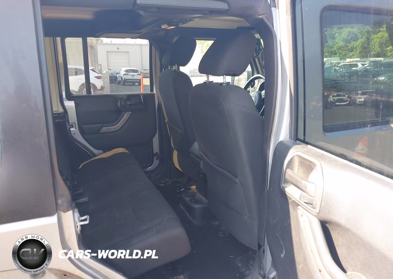 2016 Jeep Wrangler Unlimited Willys Wheeler VIN:1C4BJWDGXGL135091 - 8