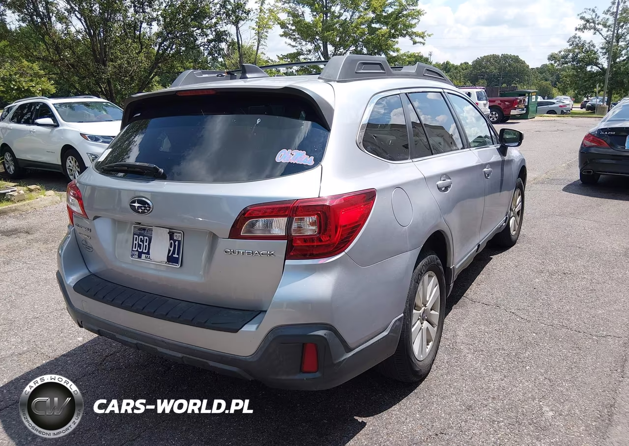 2018 Subaru Outback 2.5I Premium VIN:4S4BSACC8J3257269 - 4