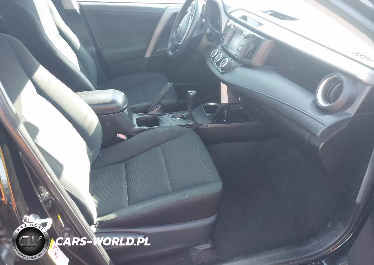 2018 Toyota Rav4 Le VIN:2T3ZFREV0JW423348 - 5