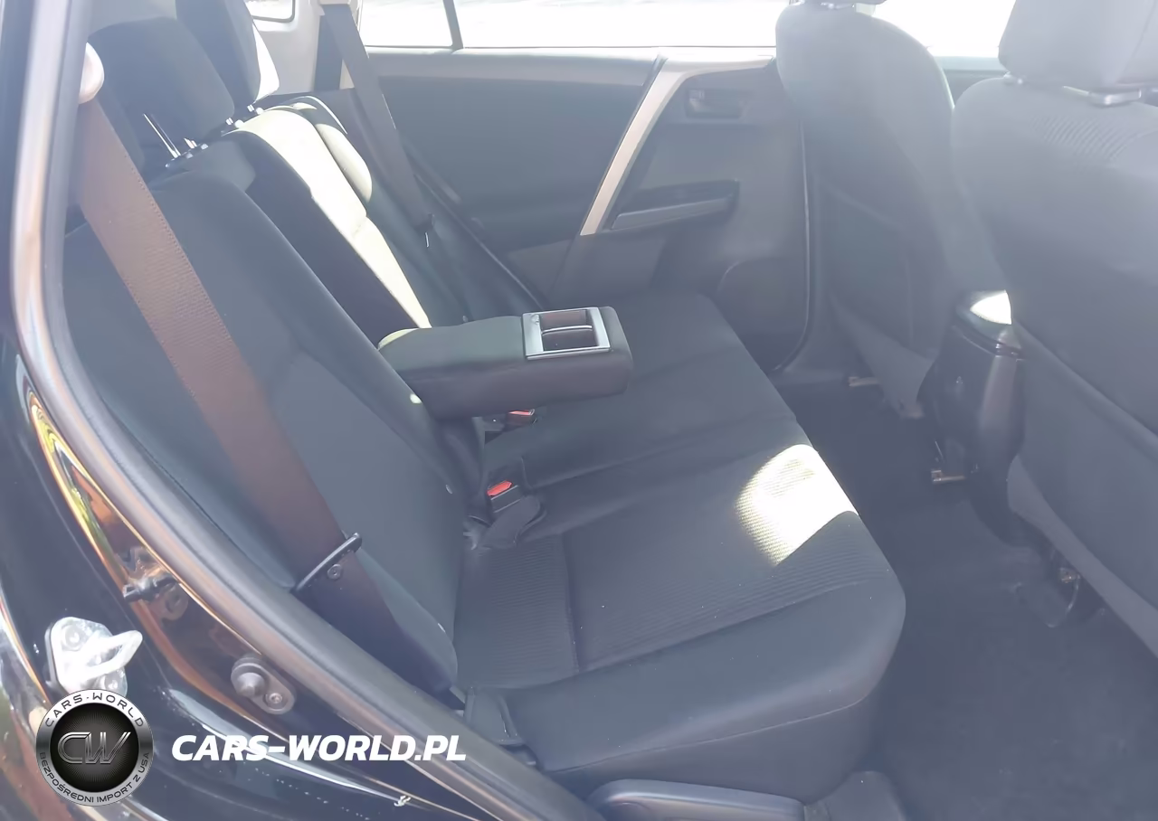 2018 Toyota Rav4 Le VIN:2T3ZFREV0JW423348 - 8