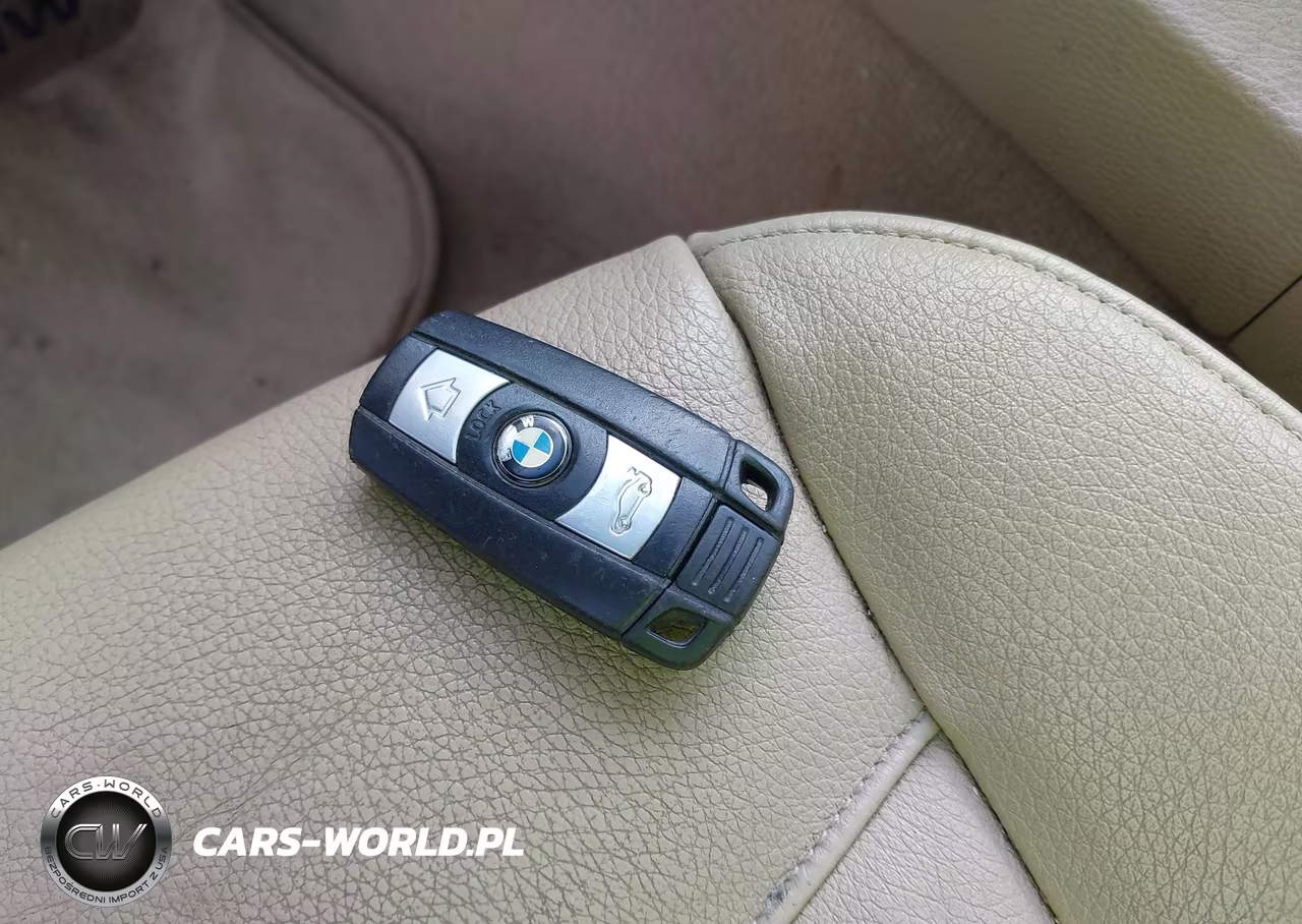 2007 BMW 328Xi VIN:WBAVC93557KX61787 - 11