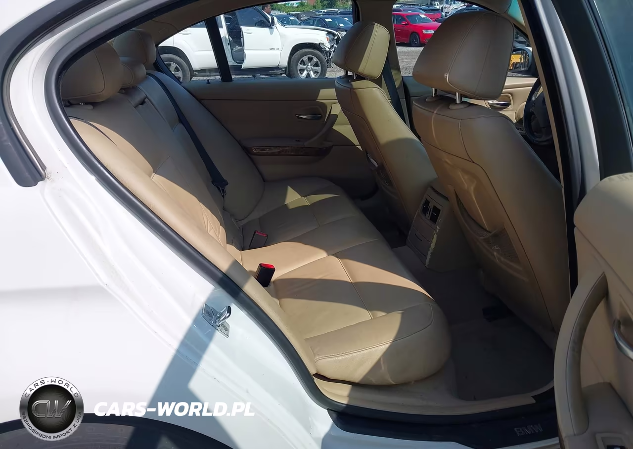 2007 BMW 328Xi VIN:WBAVC93557KX61787 - 8
