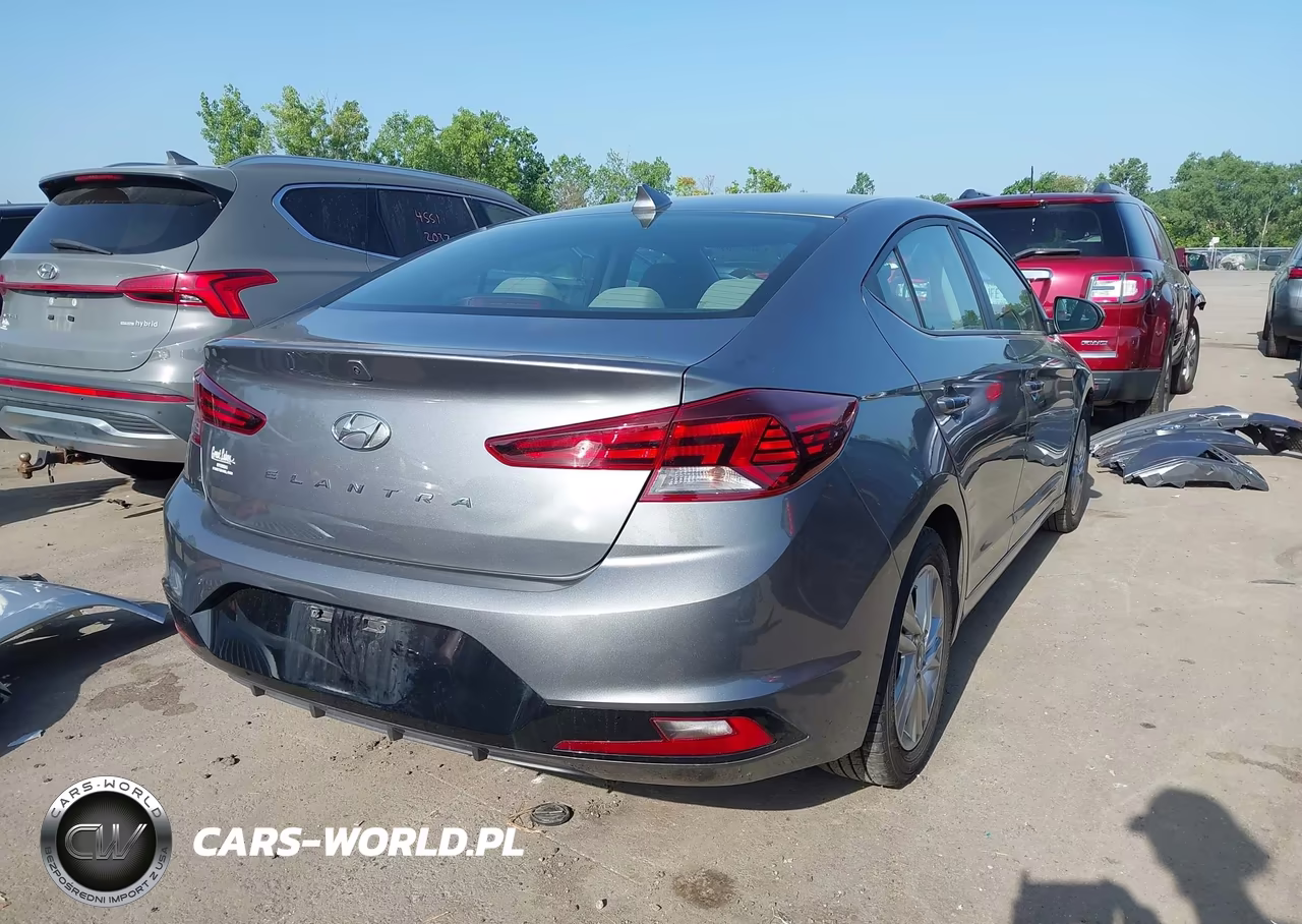 2019 Hyundai Elantra Sel VIN:5NPD84LF5KH452789 - 4