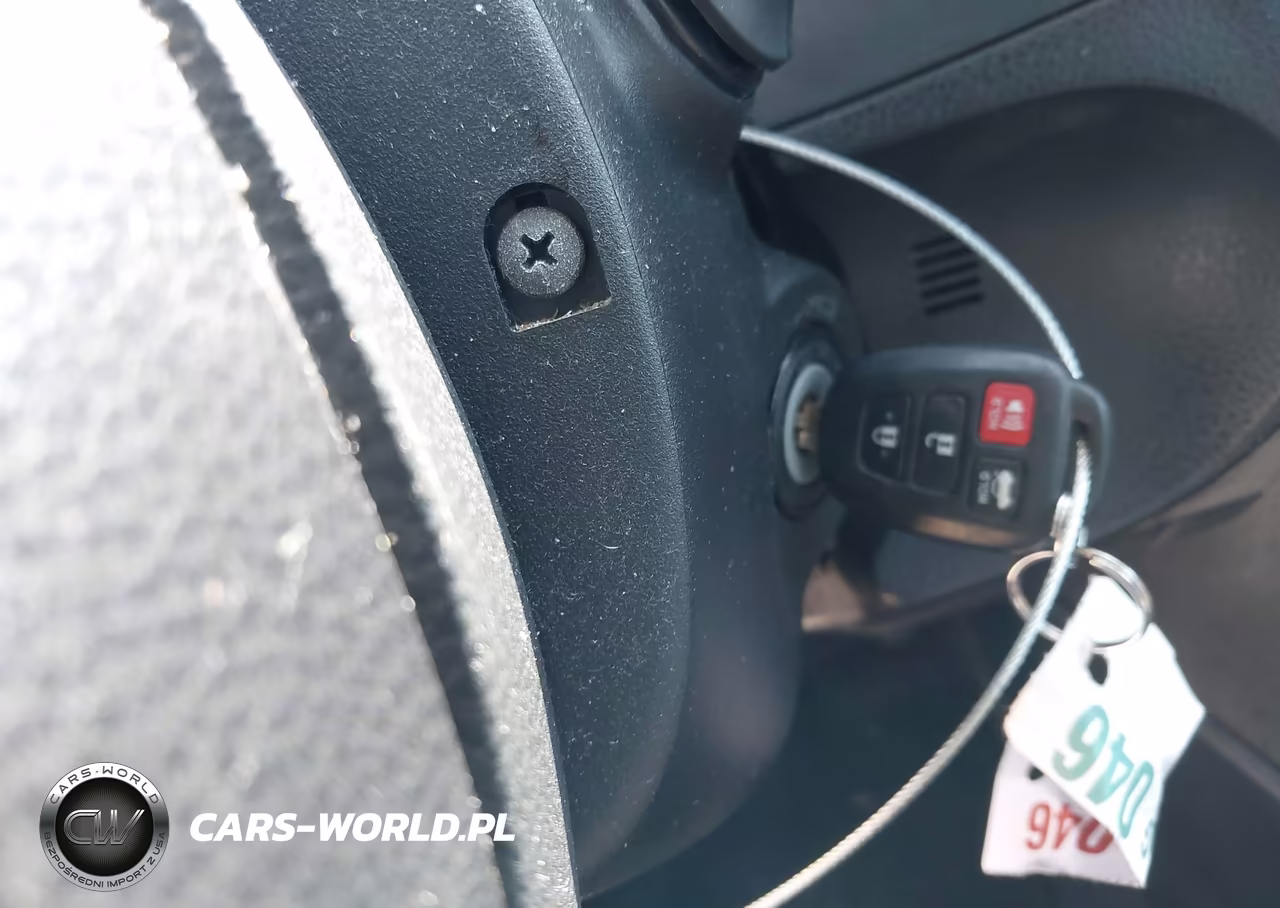 2018 Toyota Corolla Le VIN:2T1BURHEXJC083008 - 11