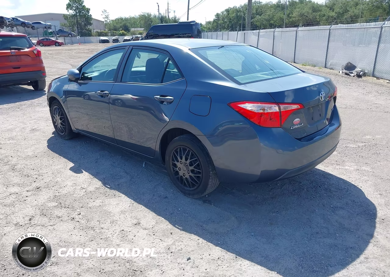 2018 Toyota Corolla Le VIN:2T1BURHEXJC083008 - 3