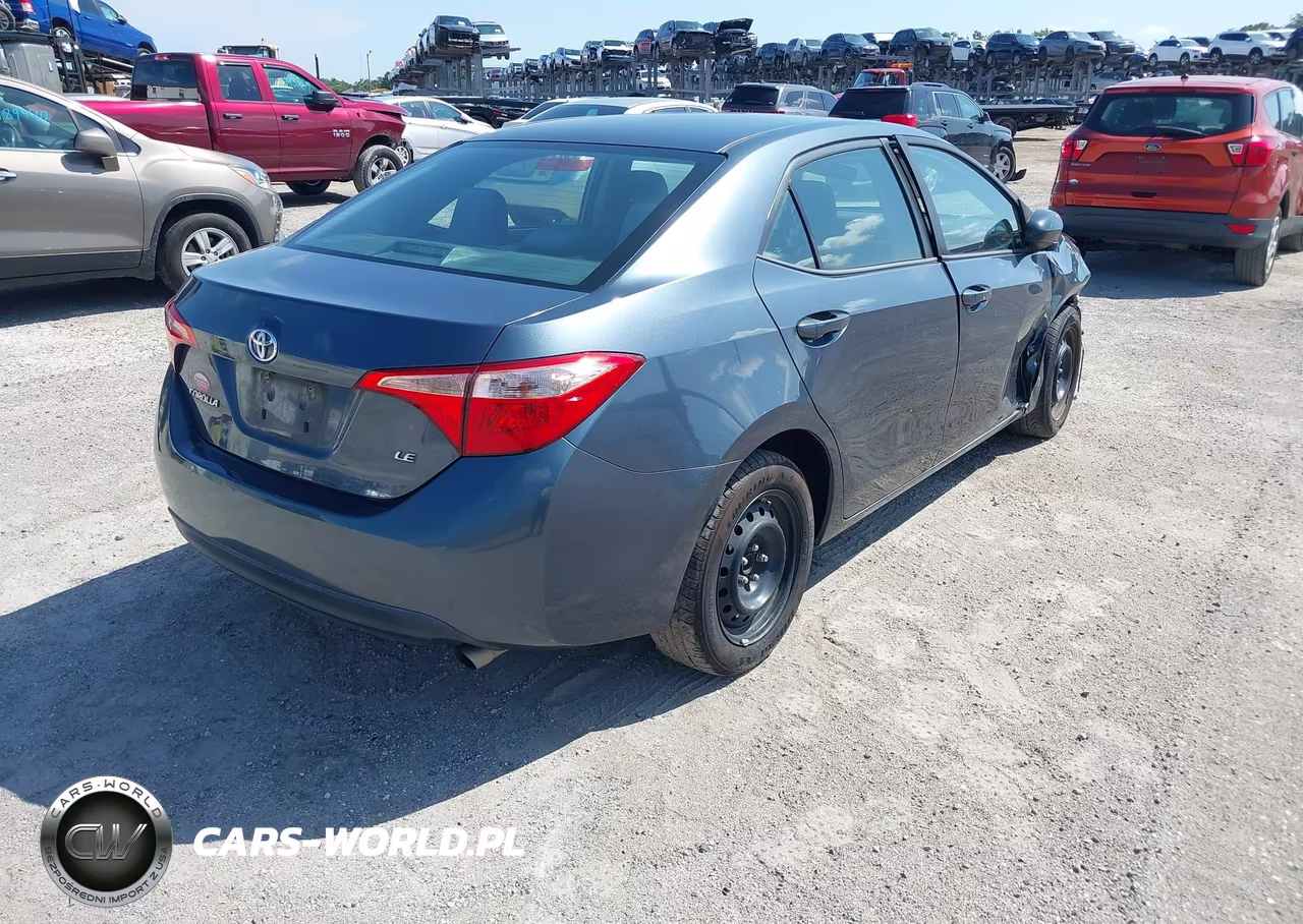 2018 Toyota Corolla Le VIN:2T1BURHEXJC083008 - 4