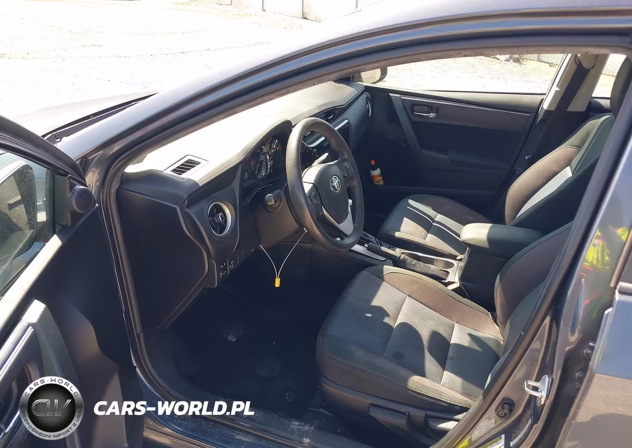 2018 Toyota Corolla Le VIN:2T1BURHEXJC083008 - 5