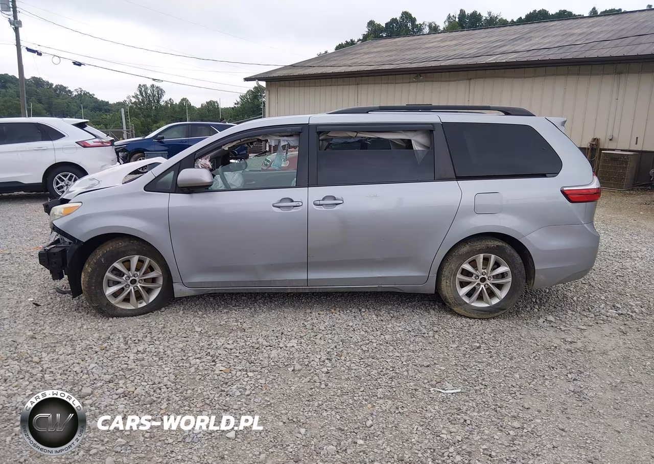 2015 Toyota Sienna Le 8 Passenger VIN:5TDKK3DCXFS611829 - 14