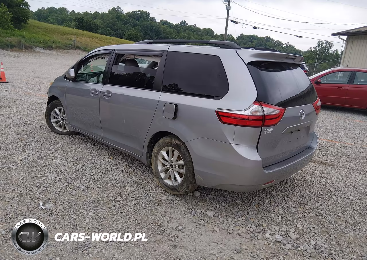 2015 Toyota Sienna Le 8 Passenger VIN:5TDKK3DCXFS611829 - 3