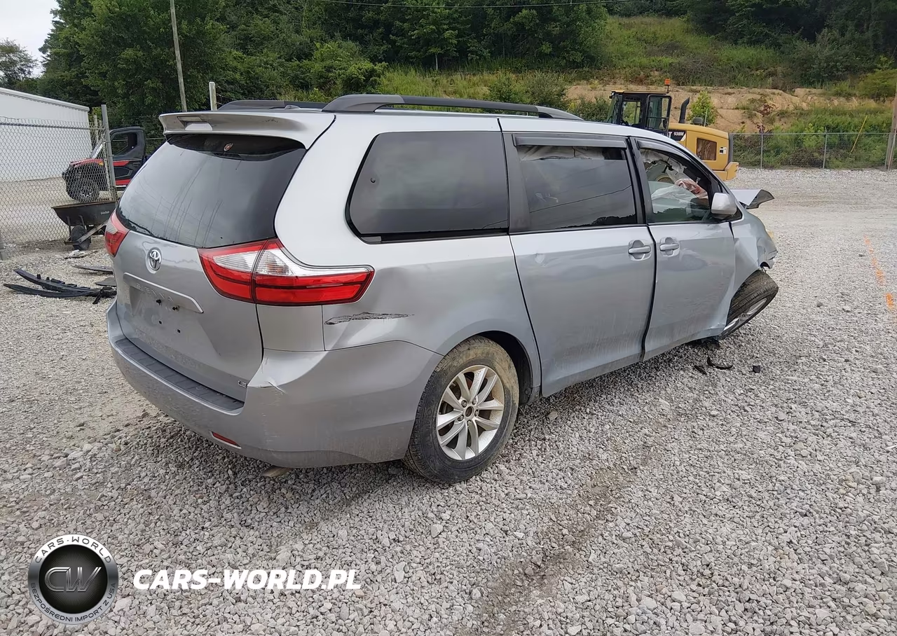 2015 Toyota Sienna Le 8 Passenger VIN:5TDKK3DCXFS611829 - 4