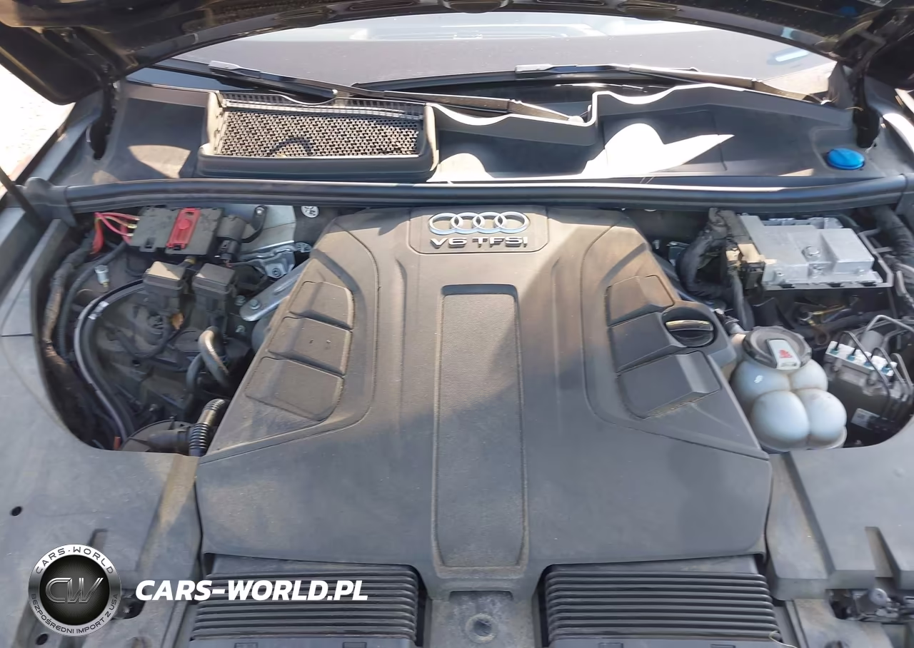 2018 Audi Q7 3.0T Premium VIN:WA1VAAF76JD024367 - 10