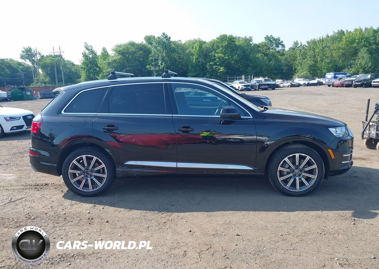 2018 Audi Q7 3.0T Premium VIN:WA1VAAF76JD024367 - 13