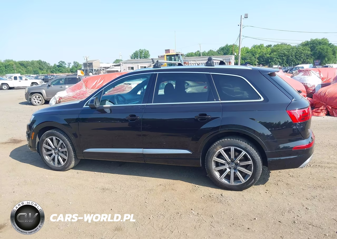 2018 Audi Q7 3.0T Premium VIN:WA1VAAF76JD024367 - 14