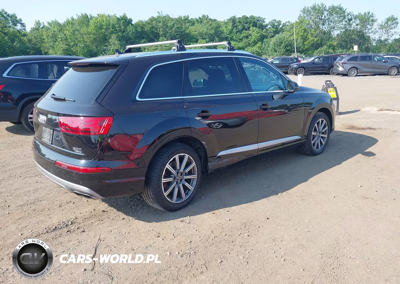 2018 Audi Q7 3.0T Premium VIN:WA1VAAF76JD024367 - 4