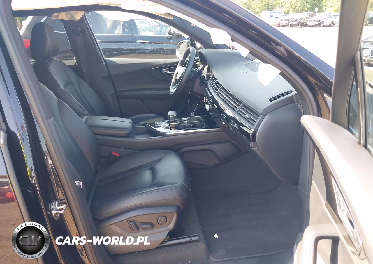 2018 Audi Q7 3.0T Premium VIN:WA1VAAF76JD024367 - 5