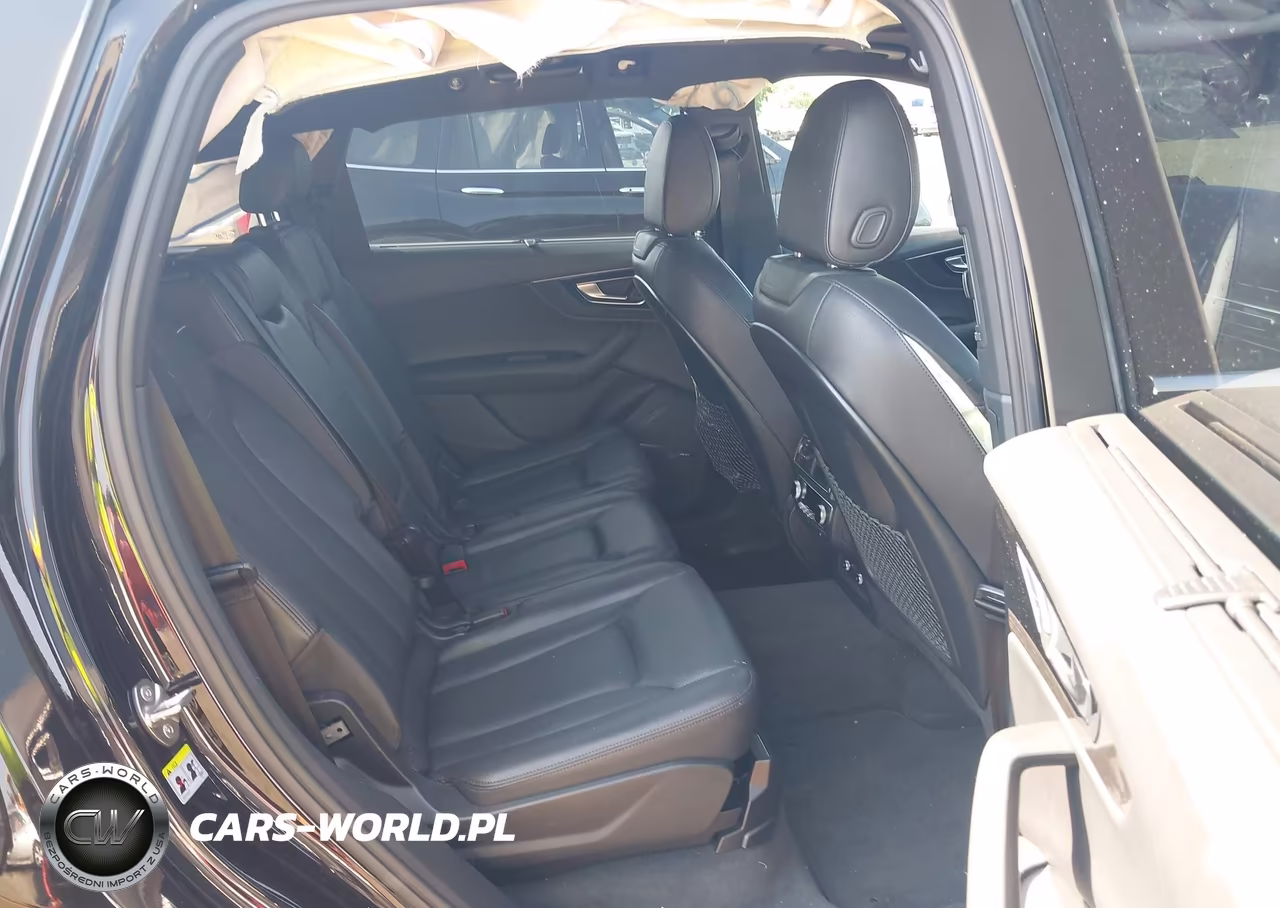 2018 Audi Q7 3.0T Premium VIN:WA1VAAF76JD024367 - 8