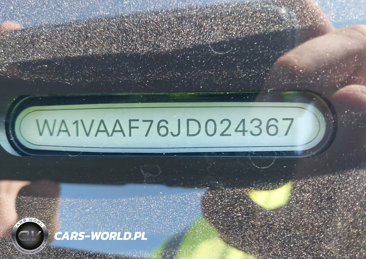 2018 Audi Q7 3.0T Premium VIN:WA1VAAF76JD024367 - 9