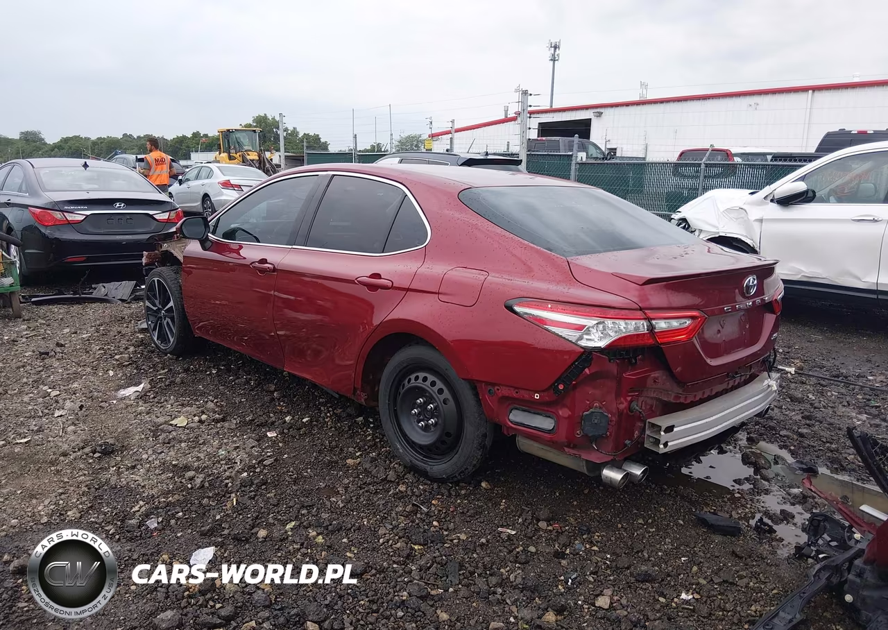 2018 Toyota Camry Xse VIN:4T1B61HK5JU625843 - 3