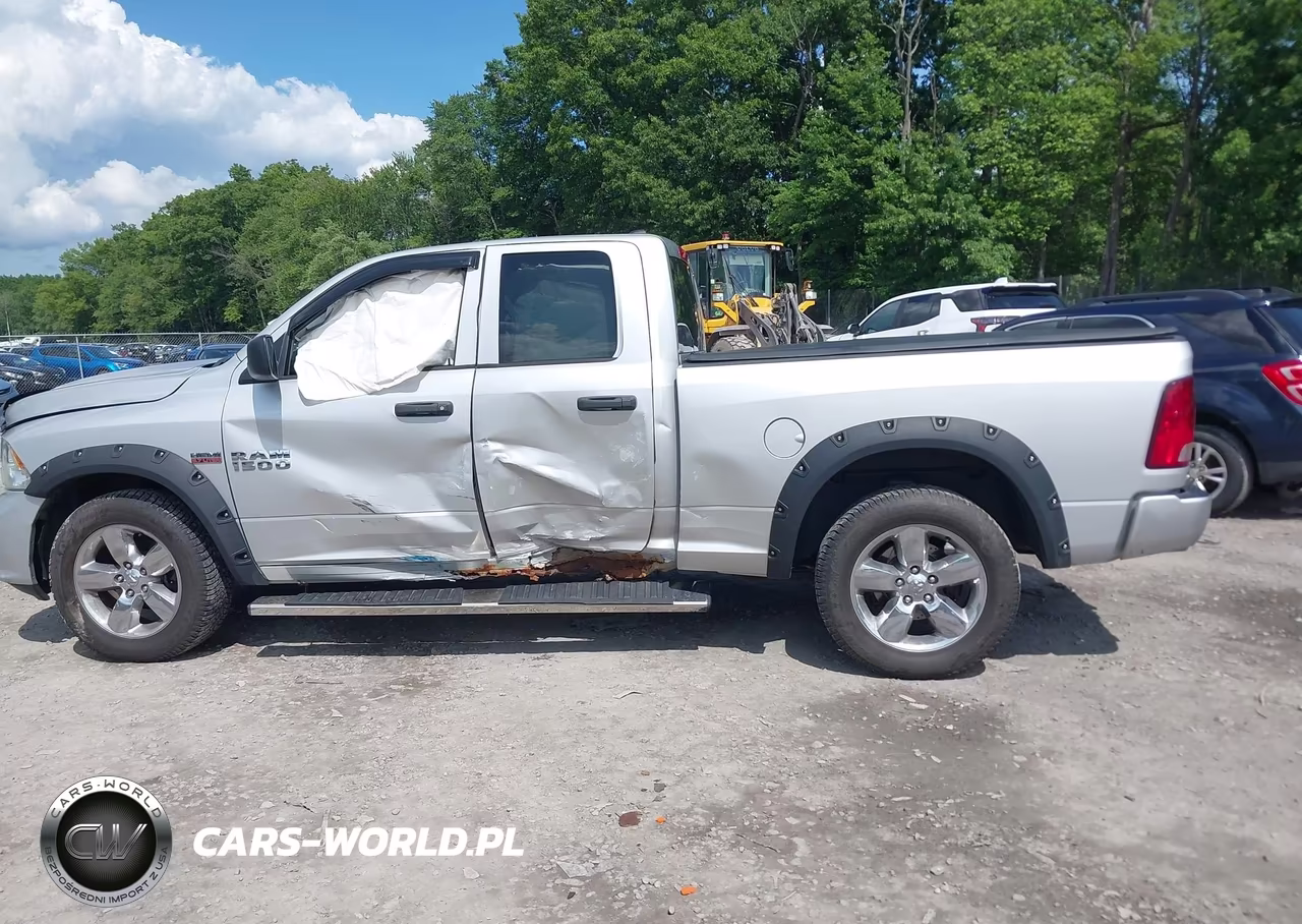 2018 Ram 1500 Express 4X4 6'4 Box VIN:1C6RR7FT4JS302198 - 14