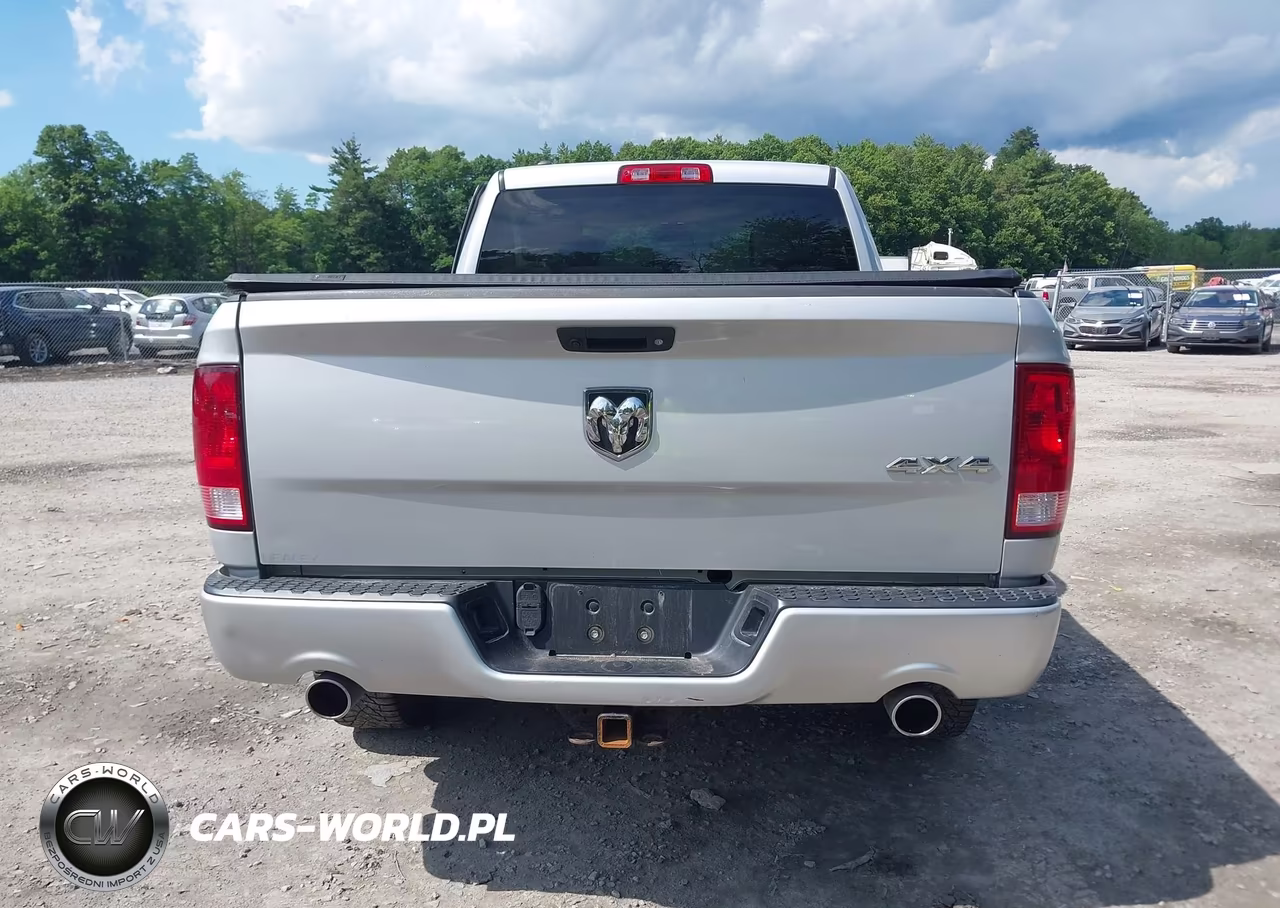 2018 Ram 1500 Express 4X4 6'4 Box VIN:1C6RR7FT4JS302198 - 16