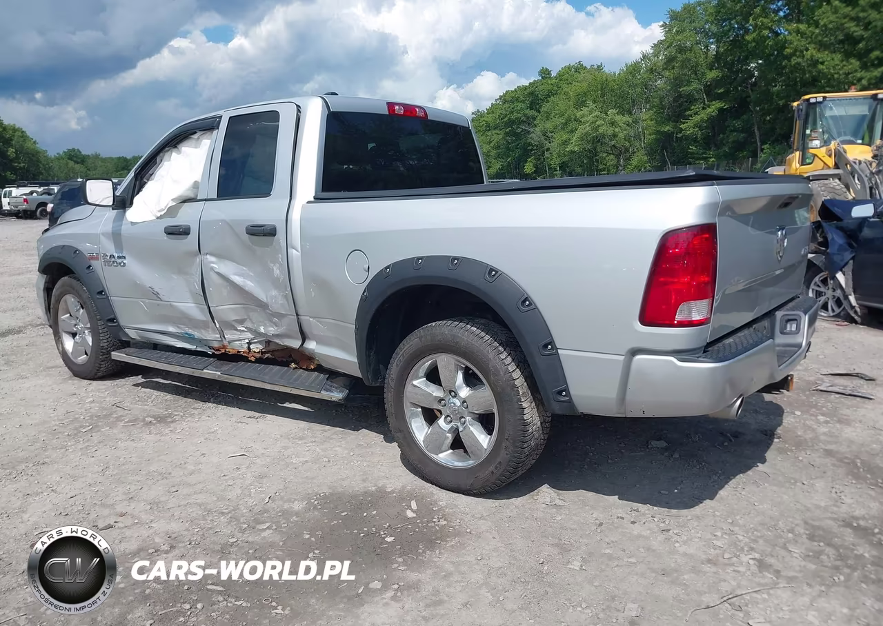 2018 Ram 1500 Express 4X4 6'4 Box VIN:1C6RR7FT4JS302198 - 3