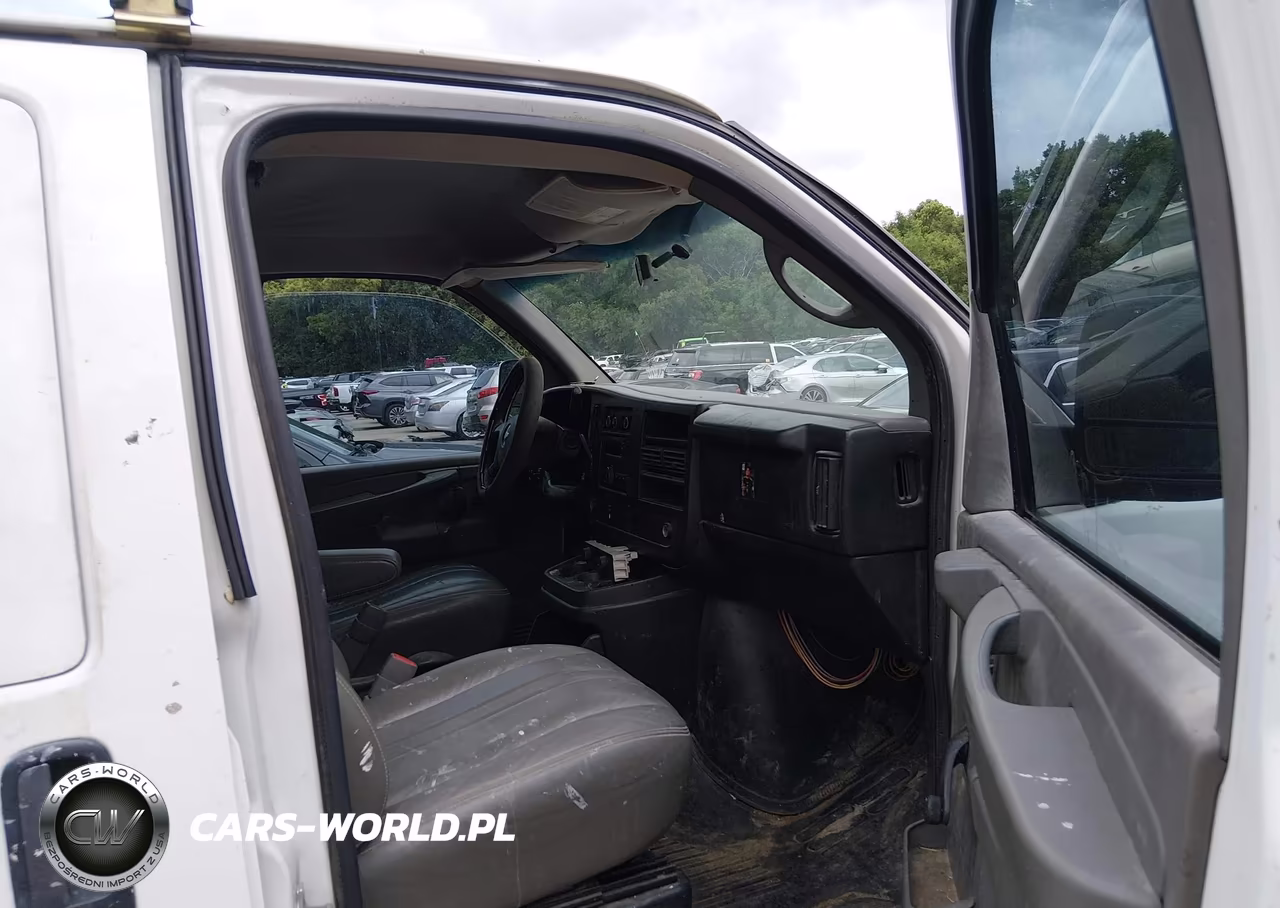 2010 Chevrolet Express 2500 Work Van VIN:1GCZGFBA2A1151879 - 5