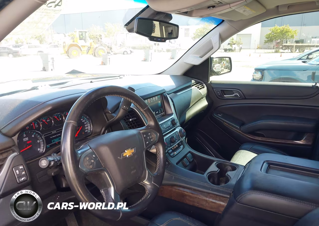 2019 Chevrolet Suburban Lt VIN:1GNSCHKCXKR101042 - 5