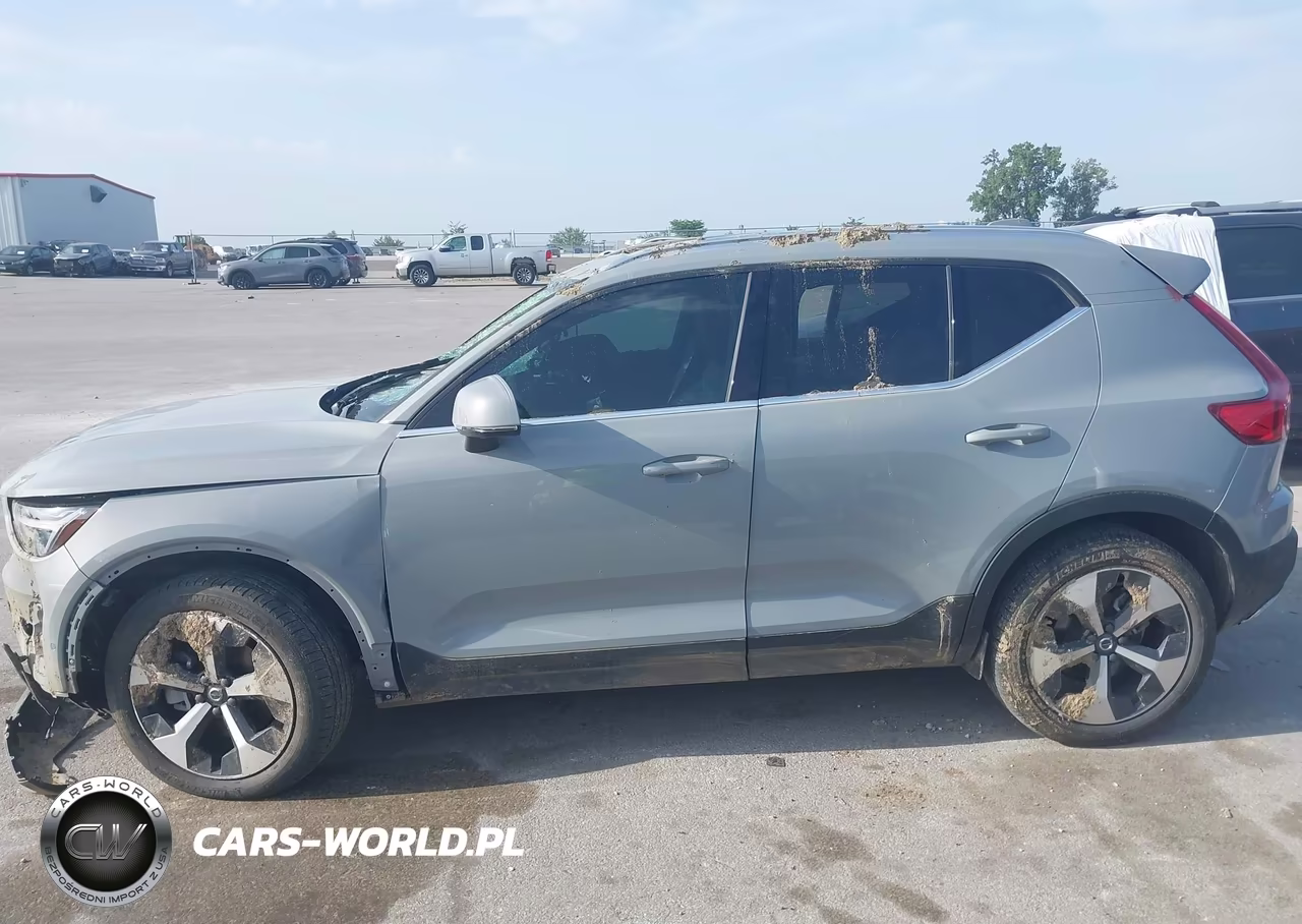 2025 Volvo Xc40 B5 Plus Bright Theme VIN:YV4L12UE8S2482054 - 13