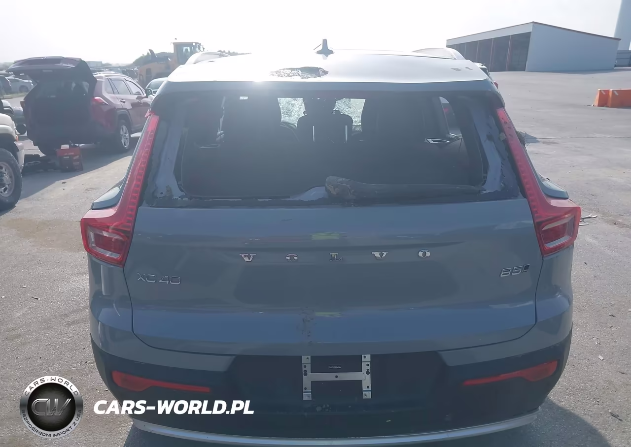 2025 Volvo Xc40 B5 Plus Bright Theme VIN:YV4L12UE8S2482054 - 15