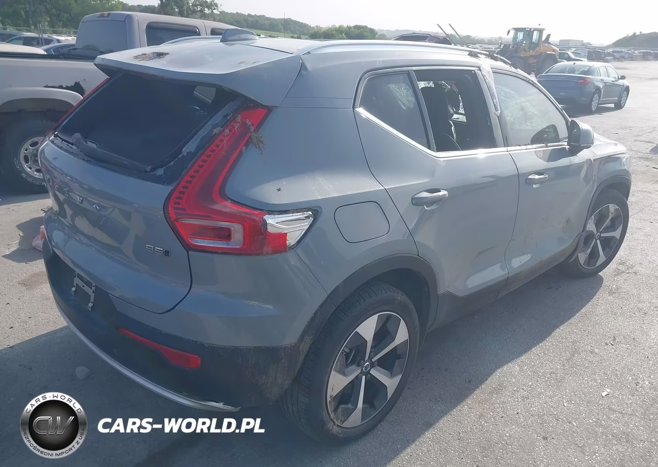 2025 Volvo Xc40 B5 Plus Bright Theme VIN:YV4L12UE8S2482054 - 4