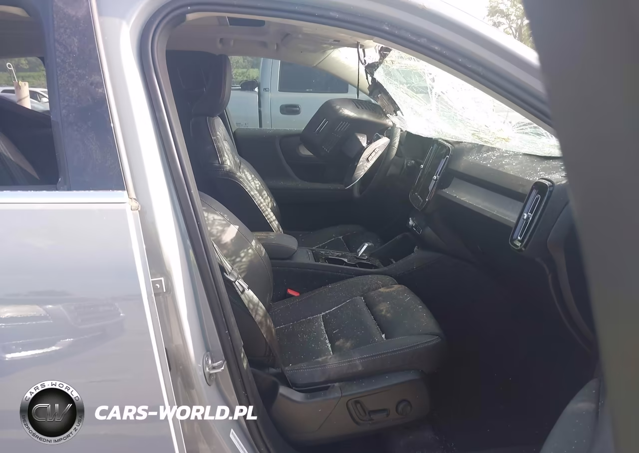 2025 Volvo Xc40 B5 Plus Bright Theme VIN:YV4L12UE8S2482054 - 5