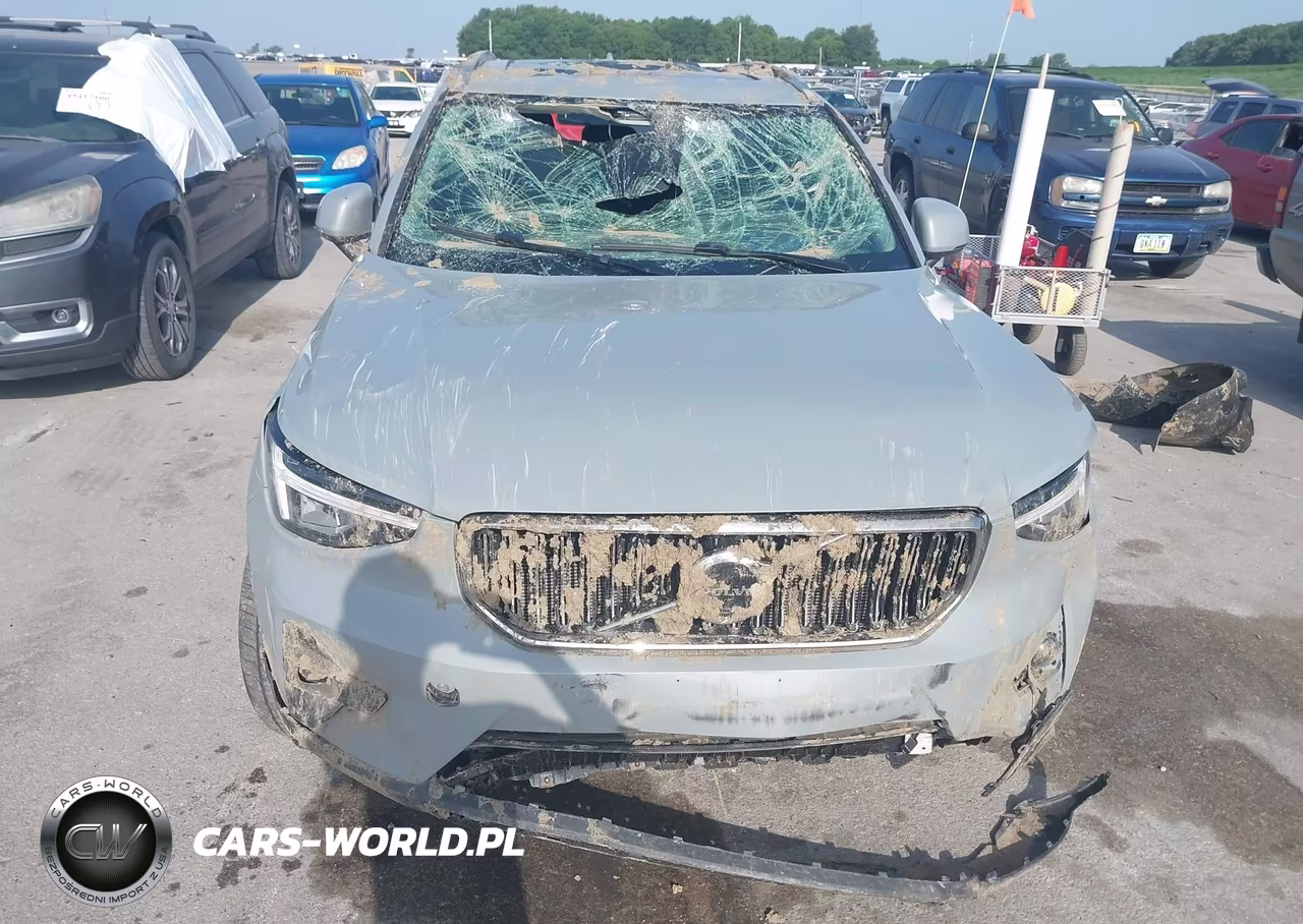 2025 Volvo Xc40 B5 Plus Bright Theme VIN:YV4L12UE8S2482054 - 6