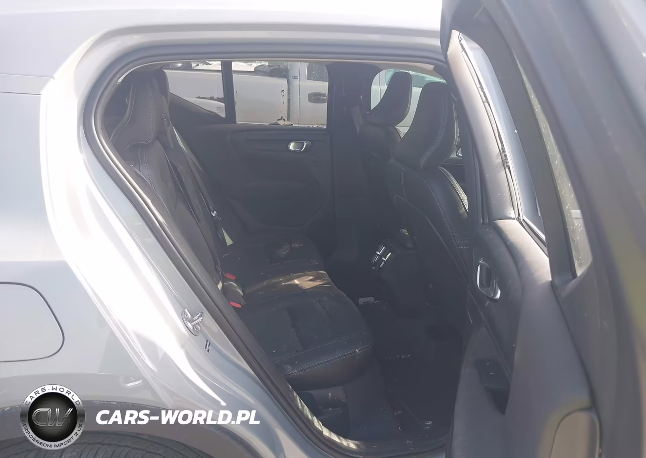 2025 Volvo Xc40 B5 Plus Bright Theme VIN:YV4L12UE8S2482054 - 8