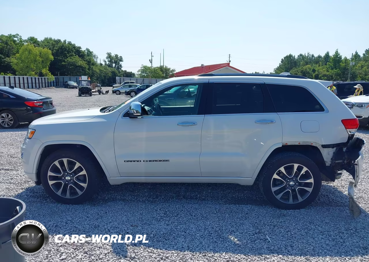 2017 Jeep Grand Cherokee Overland 4X2 VIN:1C4RJECG0HC621548 - 14