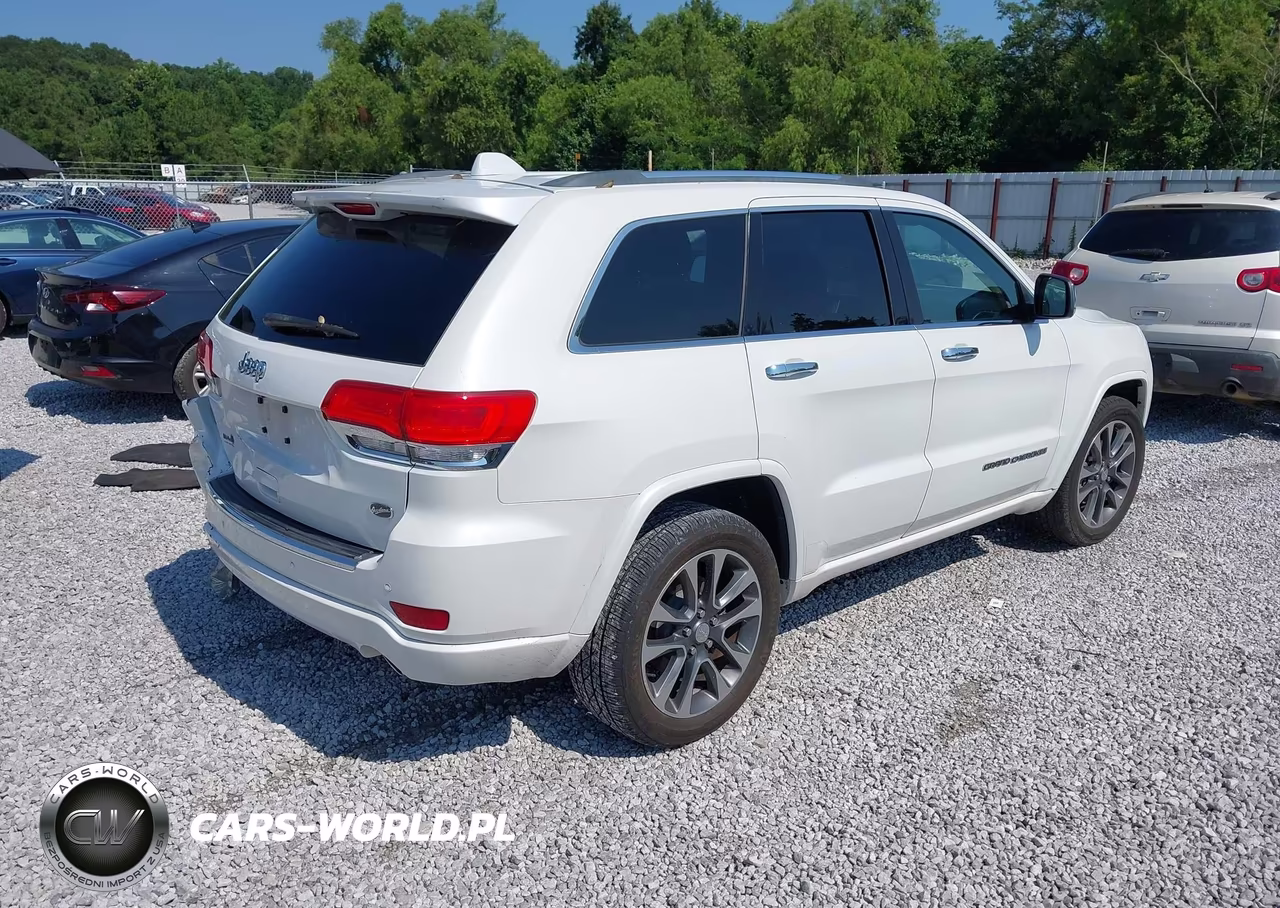 2017 Jeep Grand Cherokee Overland 4X2 VIN:1C4RJECG0HC621548 - 4