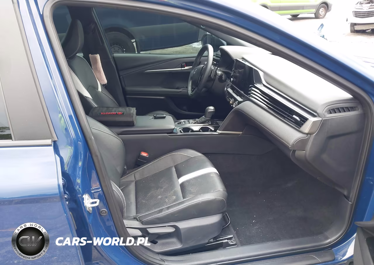 2025 Toyota Camry Se VIN:4T1DAACK5SU010953 - 5
